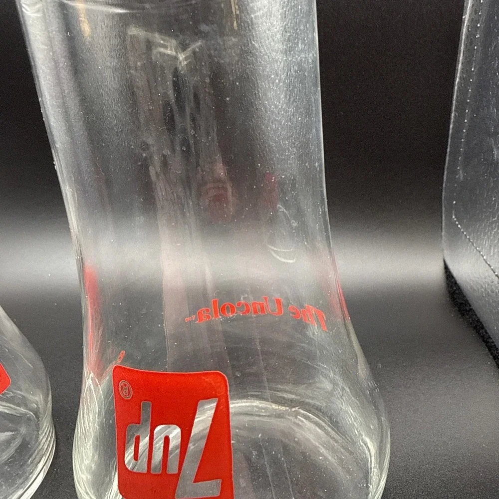 Vintage Set of 2 - 7up The Uncola Upside Down Logo Drinking Glasses Seven Up